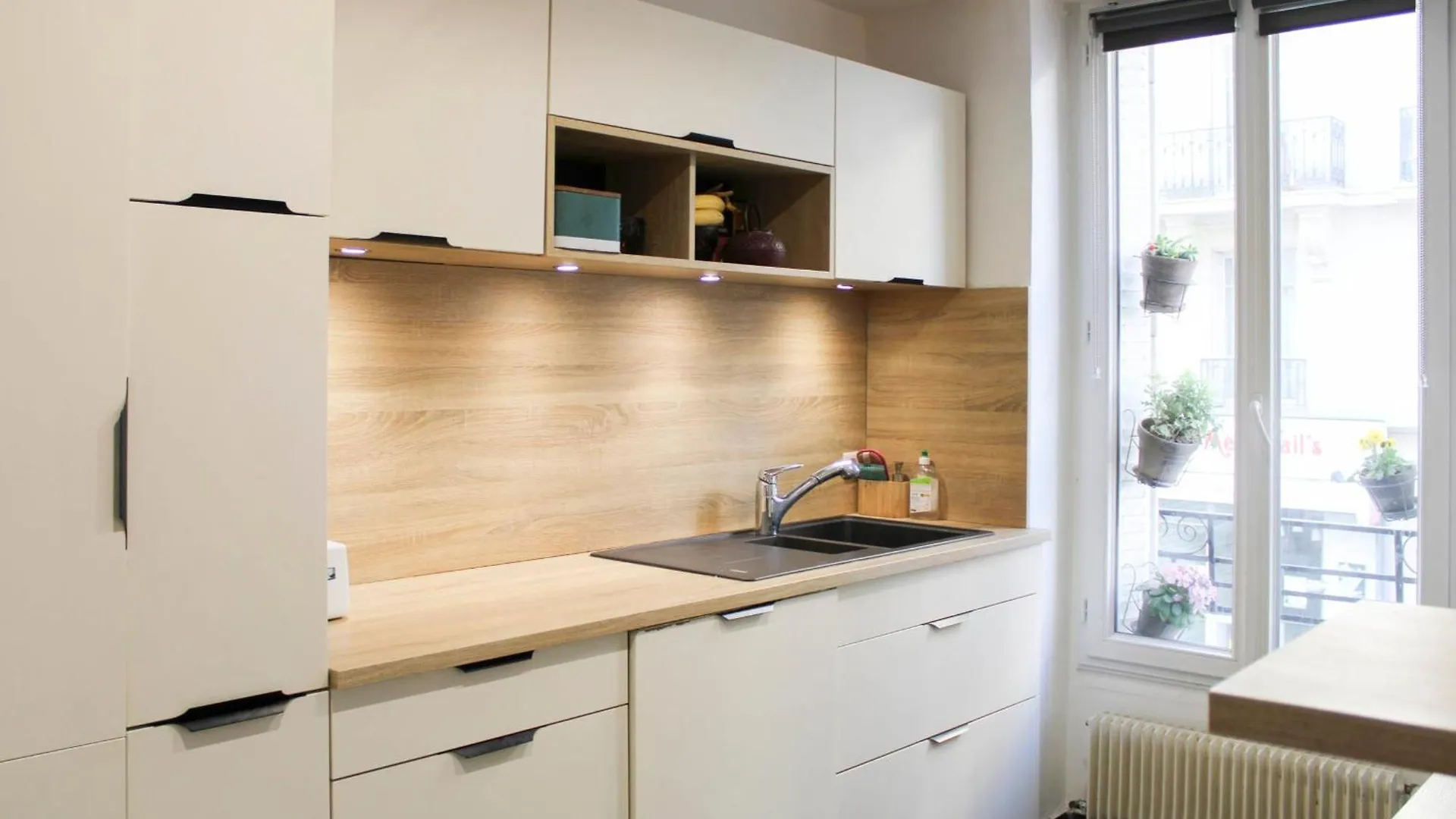 Spacious T4 With Wifi Near Bercy Paris 0*,  Frankrig